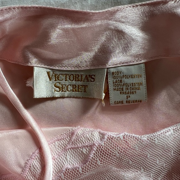 Elegant Pink Satin Camisole with Floral Detail - Picture 8 of 8